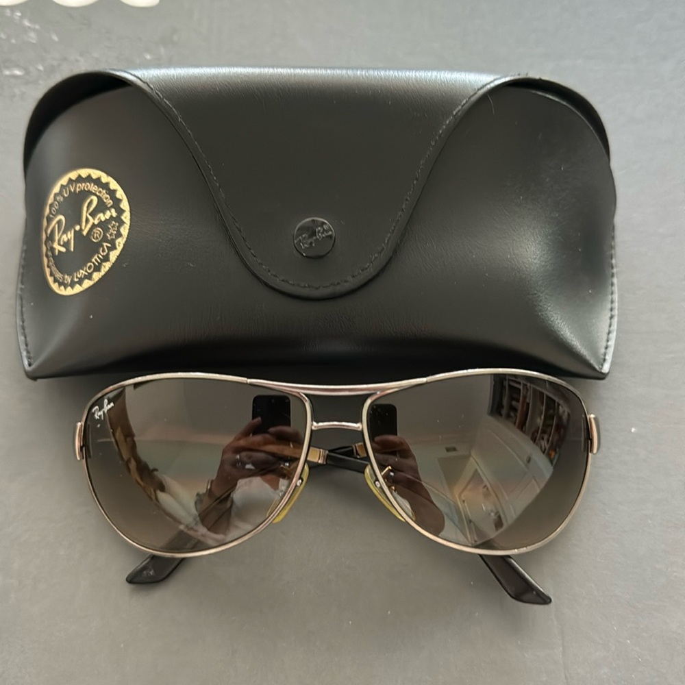Ray Ban aviator with silver frame